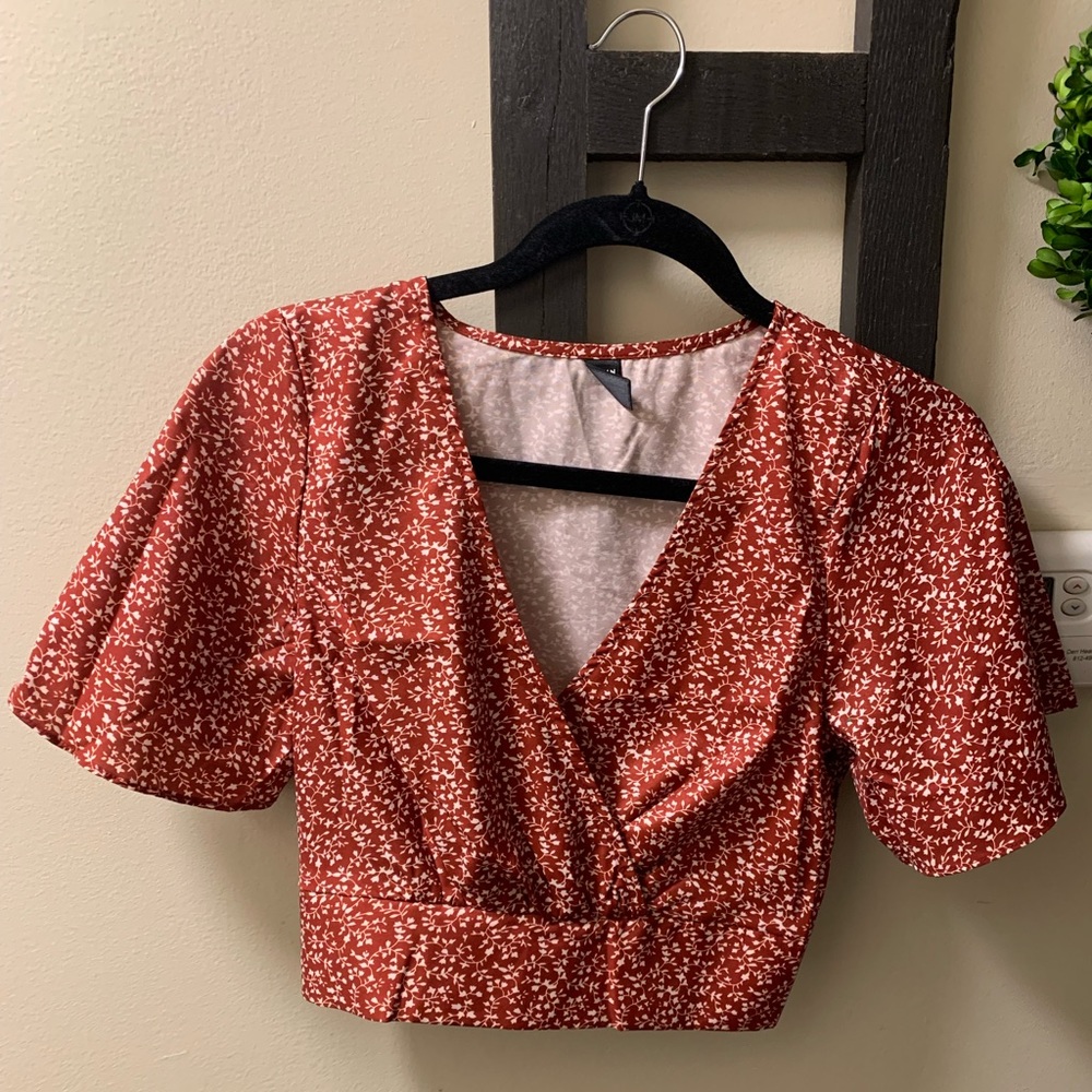 Shein small red floral cropped blouse - brand new, never worn